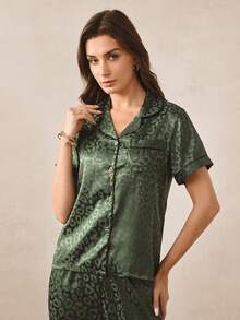 Hourtrue Short Sleeve & Long Pants Jacquard Leopard Print Premium Loungewear Set - Green - View 4