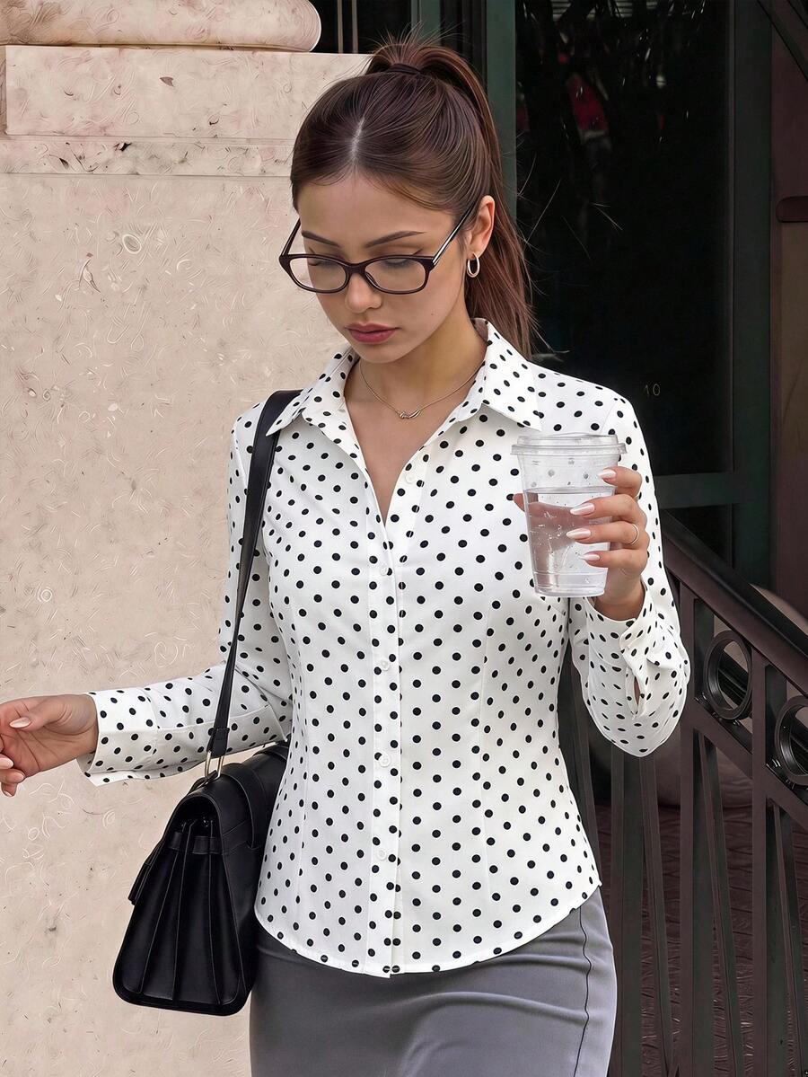 SHEIN 青少年女孩黑白波點印花修身圓弧下擺休閒襯衫,適合春季、秋季、冬季,開學季穿搭,優雅學院風 - 黑與白 - 查看 1