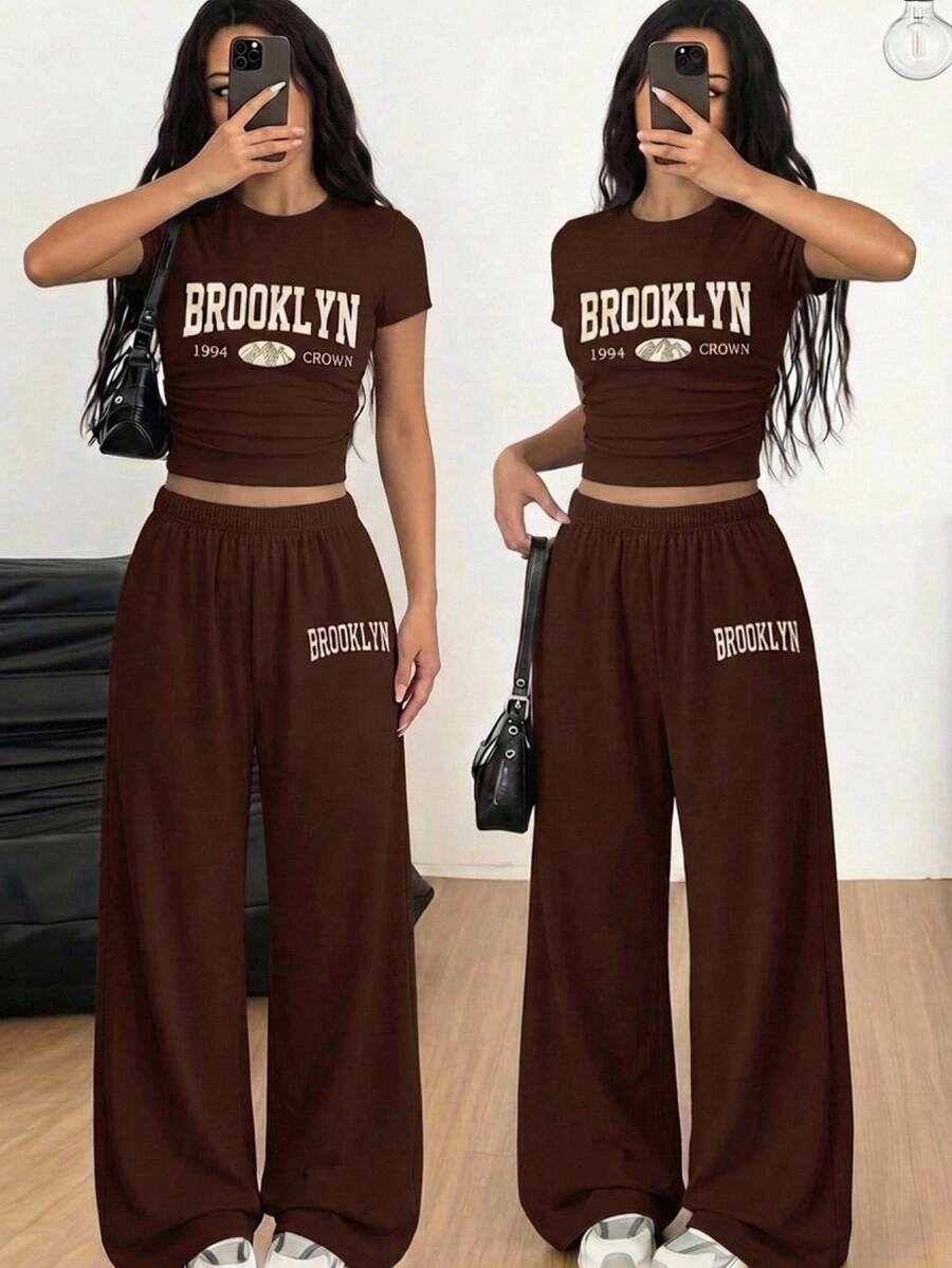 SHEIN 青少年女孩休閒日常百搭舒適寬鬆圓領短袖印花T恤與長褲套裝,適合夏季運動、外出,柔軟針織風格,適用於度假、旅行、學校、校園、大學及其他場合。KIDS - 棕色 - 查看 1