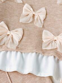 SHEIN Vintaside Kids 女童韓系活力風灰色花卉提花針織兩件套，寬腿褲搭配3D蝴蝶結裝飾，軟妹風初冬針織毛衣套裝 - 杏色 - 查看 7