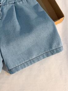Girls' Denim Overall Shorts, Summer Washed Denim, Soft Cotton Material, Minimalist Design, Front Button Opening, Bow Detail, Versatile Fashion, Simple Yet Stylish, Suitable For Vacation, Shopping, Party Wear - Light Wash - View 4