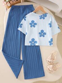 SHEIN Genkimix Kids 2件組女童大童花卉滿版印花T恤與高腰紋理布料寬腿褲 - 藍色 - 查看 2