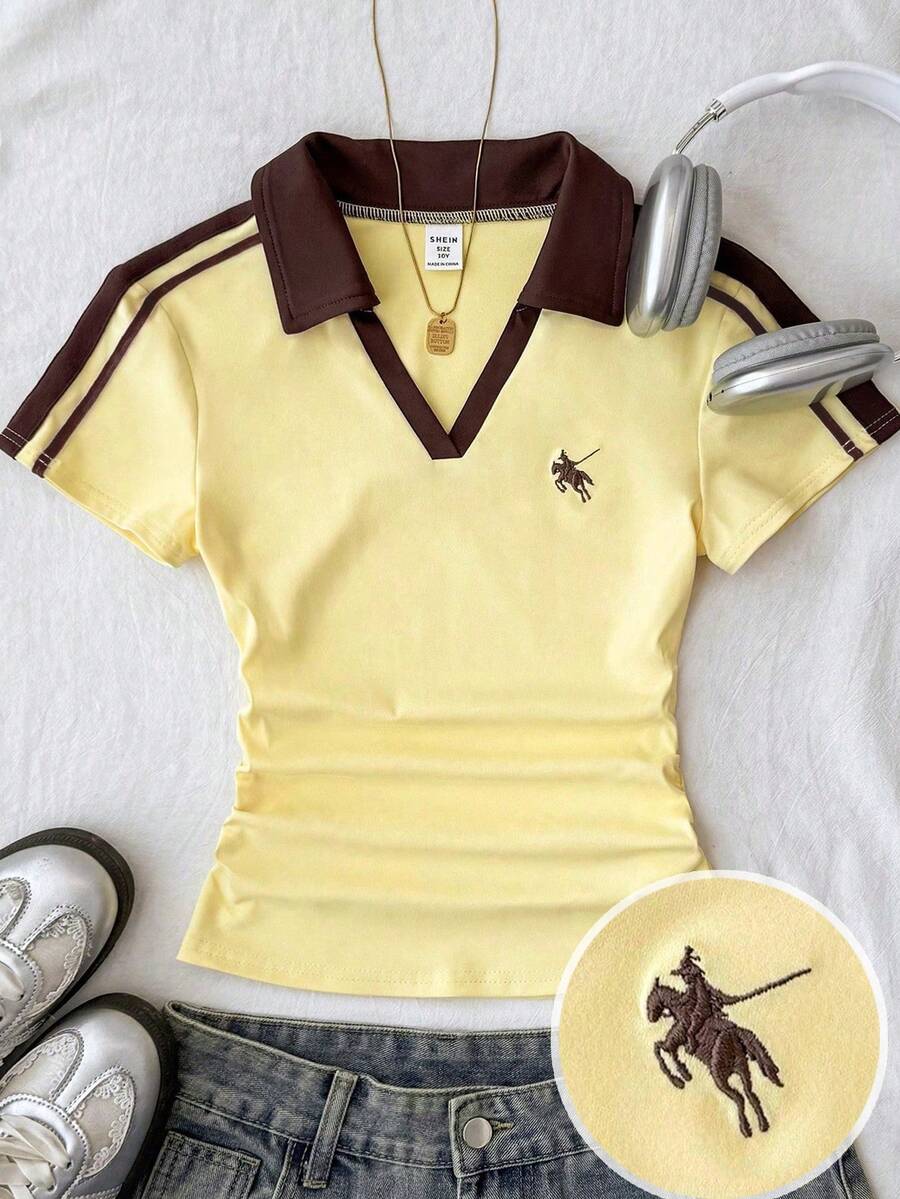 SHEIN 少女奶油黄棕色撞色 Polo 领针织休闲 T 恤,修身腰部,小号 Logo 刺绣 - 黃色 - 查看 1
