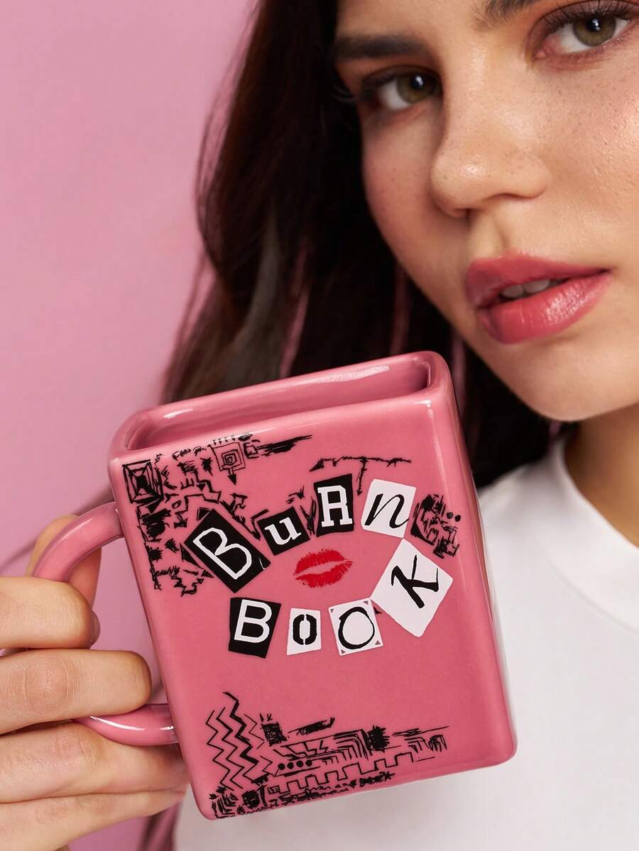 Mean Girls | SHEIN 11.83oz/350ml 《Burn Book》靈感方形陶瓷馬克杯,粉色創意書本造型咖啡杯,獨特飲具,適合粉絲,居家、辦公室與送禮首選 - 粉色 - 查看 1