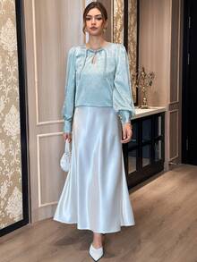 EastFlair Blus Elegan Wanita dengan Kerah Berlubang Motif Jacquard dan Lengan Lentera - Hijau - View 8