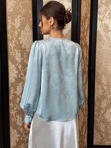 EastFlair Blus Elegan Wanita dengan Kerah Berlubang Motif Jacquard dan Lengan Lentera - Hijau - View 9