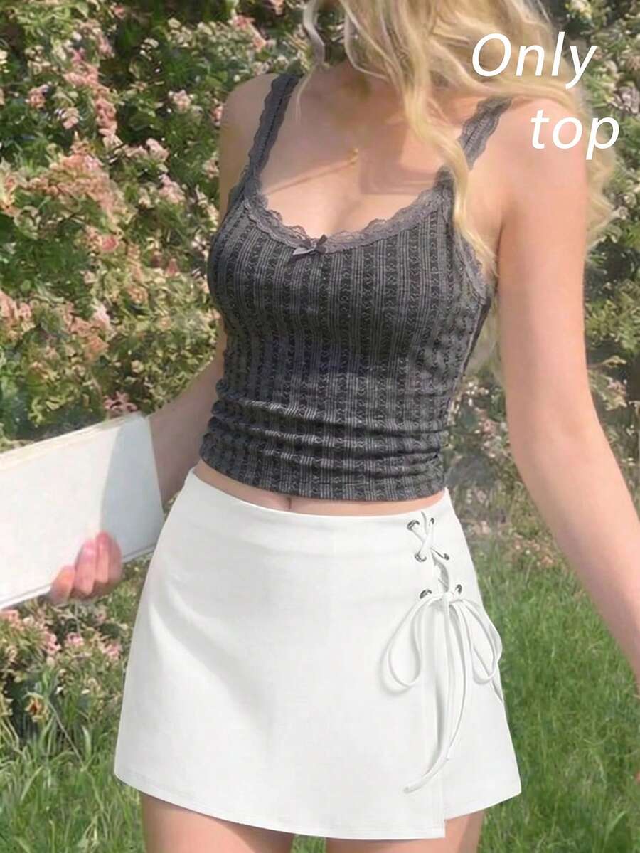 SHEIN MOD Áo hai dây màu xám đậm dễ thương có nơ chắp vá ren xếp ly, áo ba lỗ, áo hai dây màu xám đậm, mùa thu, áo nơ, áo đi học dễ thương, áo trở lại trường, áo rave - Màu xám đen - Xem 1