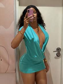 Fiercella Fiercella 女款洋紅色深V領垂墜交叉迷你洋裝 - 青碧色 - 查看 3