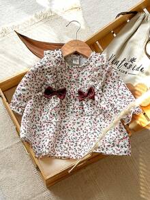 SHEIN Vintaside Kids 新生女嬰杏色圓領荷葉邊卡通櫻桃印花長袖紅色蝴蝶結洋裝，優雅可愛，四季皆宜，新款 - 彩色 - 查看 4