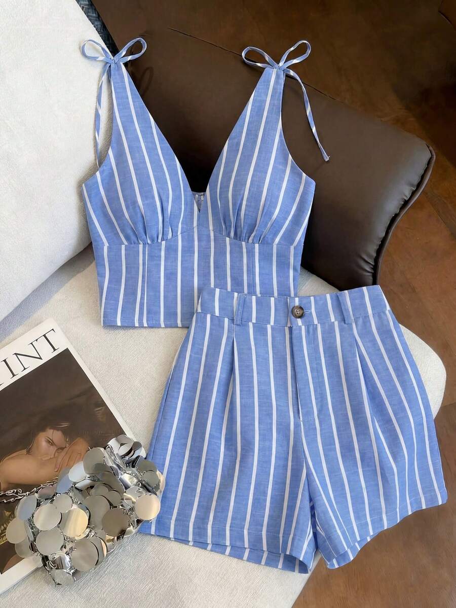 Breezaya Setelan Atasan Ruffle Depan Ikat Depan dan Celana Pendek Model A-Line Warna Biru Muda Ukuran Plus. Setelan Pantai Musim Semi, Musim Panas, Musim Gugur, Musim Dingin, Pakaian Liburan, Setelan Kasual untuk Bergaris di Laut - Baby Blue - View 1