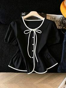 SHEIN Franclia 米色收腰上衣，對比飾邊＋繫帶蝴蝶結，泡泡袖配荷葉邊下擺，青春顯瘦，柔軟優雅，適合日常穿著 - 黑與白 - 查看 3