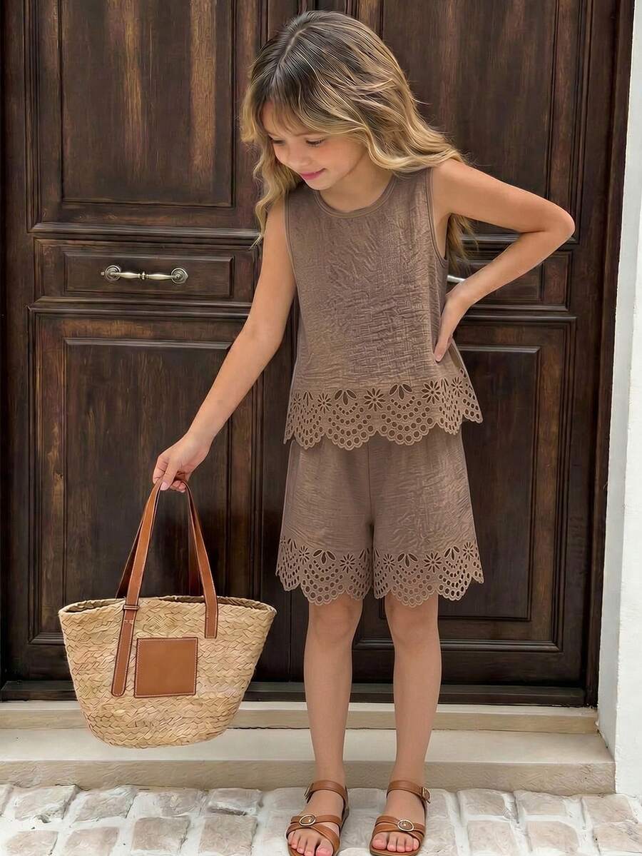 SHEIN Tween Girls 2pcs/Set Casual Vacation Sleeveless Top And Shorts Mini Set, White Retro Pattern With Light Khaki Fabric, Summer, Comfortable, Outfit - Brown - View 1