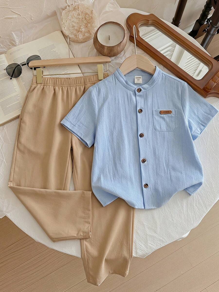 SHEIN 兒童小男孩休閒簡約學院風返校季立領短袖襯衫卡其色兩件套 - 彩色 - 查看 1
