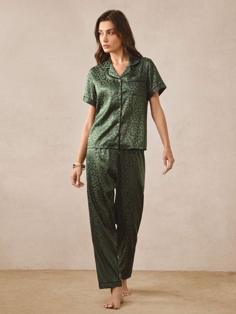 Hourtrue Short Sleeve & Long Pants Jacquard Leopard Print Premium Loungewear Set - Green - View 1