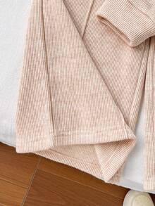 SHEIN Vintaside Kids 女童韓系活力風灰色花卉提花針織兩件套，寬腿褲搭配3D蝴蝶結裝飾，軟妹風初冬針織毛衣套裝 - 杏色 - 查看 5