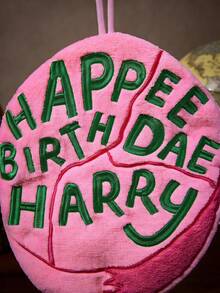 HARRY POTTER X Joivida 1件刺繡「Happy Birthday Harry」蛋糕造型毛絨毛巾，柔軟珊瑚絨吸水懸掛式毛巾，適用於廚房與浴室，適合生日派對、送給親友的禮物、喬遷或週年慶祝 - 粉色 - 查看 6