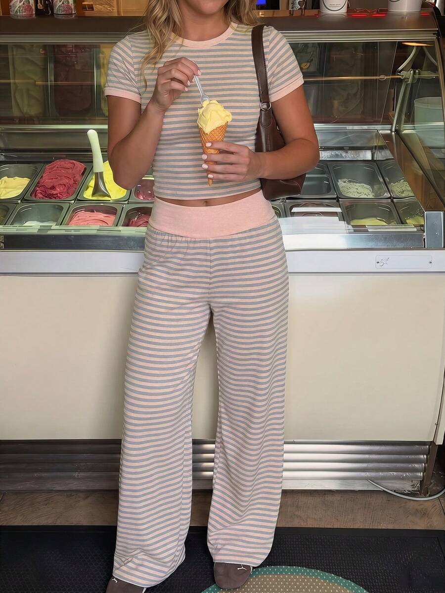 SHEIN 青少年女孩針織彩色粉灰條紋圓領短袖修身T恤與配套長褲休閒套裝,百搭百搭 - 粉色 - 查看 1