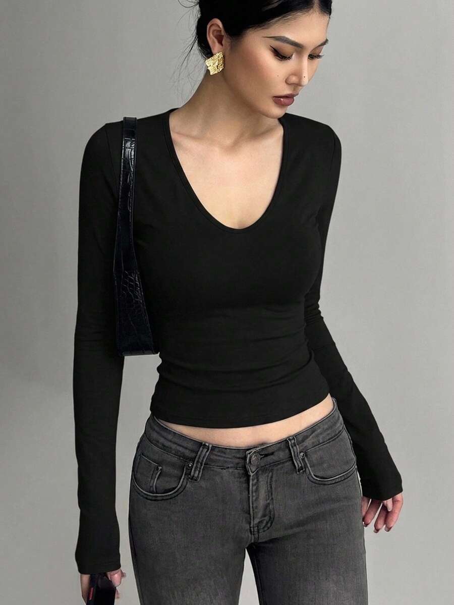 DAZY 女款純色修身百搭日常穿著長袖T恤 - 黑色 - 查看 1