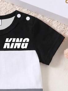 SHEIN Playful Pals 两件套男婴时尚街头风条纹英文字母“KING”印花圆领短袖T恤和灰色短裤套装，适合夏季外出穿着 - 彩色 - 查看 5