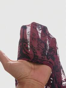 ROMWE Goth 哥德風植絨十字架與花卉圖案網紗抓皺修身性感短袖露背大尺碼女款上衣 - 紅色 - 查看 5