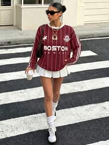 Muchica 女款秋冬休閒酒紅色圓領長袖上衣，對比白色領口與條紋袖子，馬印花增添復古、學院風、經典、時尚、青春與街頭風格，面料光滑舒適，秋季理想之選 - 彩色 - 查看 4