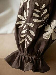 Elaquor 大尺碼花卉刺繡休閒度假襯衫 秋季款 - 咖啡棕 - 查看 6