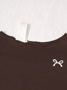 SHEIN 青少年女孩秋冬套裝，不對稱肩帶拼接不對稱領口短版上衣，深棕色校園運動休閒風 - 棕色 - 查看 3
