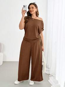 Shapeblank Conjunto de 2 piezas de talla grande con top asimétrico fruncido de unicolor versátil y pantalones holgados con bolsillos - Marrón Mocha - Ver 7