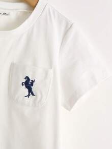 SHEIN 2件組小男孩寬鬆休閒春夏刺繡圓領短袖上衣搭配鬆緊腰刺繡圖案牛仔短褲套裝，簡約百搭，適合小男孩戶外、度假等場合 - 白色 - 查看 4