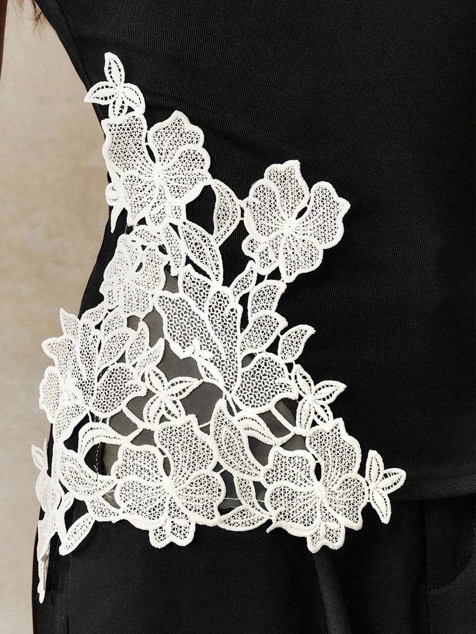 Women's Black And White Lace Knit Camisole T-Shirt, Elegant Maturity Summer Vacation Sleeveless Top Dinner Date Party