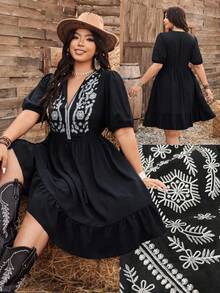 Ceyna Vestido casual de mini-férias com bordado de manga curta, Plus Size, Vestido ocidental de primavera/verão preto, vestido boho, vestido ocidental de Plus Size, vestido bordado de Plus Size, vestido de férias de Plus Size, vestido de estilo ocidental para mulheres, vestido de férias preto bordado de Plus Size, roupas boêmias para mulheres de Plus Size, vestido boho de Plus Size, looks ocidentais de Plus Size para mulheres, look para 2025, looks de rodeio para mulheres, looks de vaqueira de Plus Size, roupas góticas de Plus Size - Preto - Visão 8
