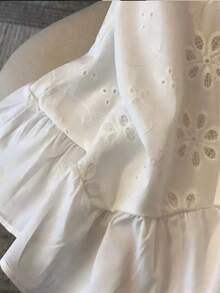 SHEIN Franclia 女士优雅法式无袖衬衫，饰有钩编蕾丝花边和荷叶边下摆，是夏季、海滩、度假和休闲穿着的理想之选。 - 白色 - 查看 3
