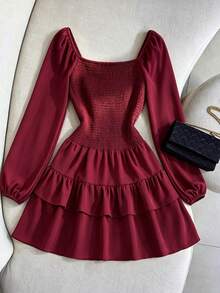 Selianne Gaun Pendek Wanita Elegan Berwarna Merah Anggur dengan Kerah Persegi, Ruffle, Lapisan, dan Lipit - Burgundy - View 2