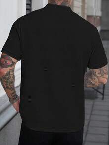 Manfinity Homme 男士立領 Polo 衫，針織提花面料，休閒時尚百搭風格 - 黑色 - 查看 2