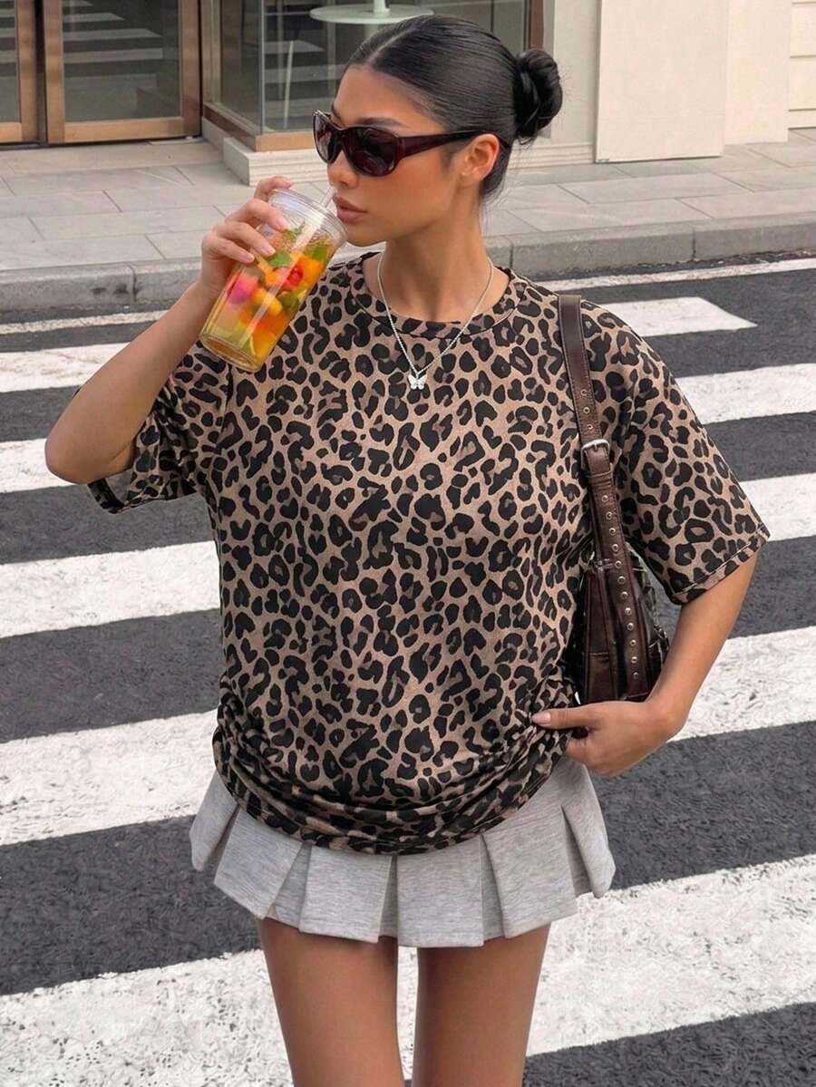 SHEIN Tween女孩豹紋數位印花休閒寬鬆中長版圓領落肩T恤