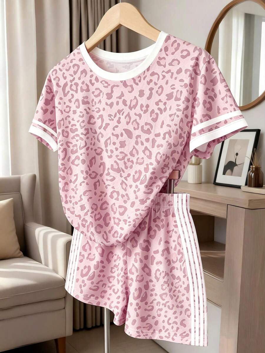SHEIN 女童夏秋休閒時尚創意豹紋日常款舒適短袖T恤套裝，適合女孩子穿著的舒適夏秋風格，簡約日常穿搭 - 彩色 - 查看 1
