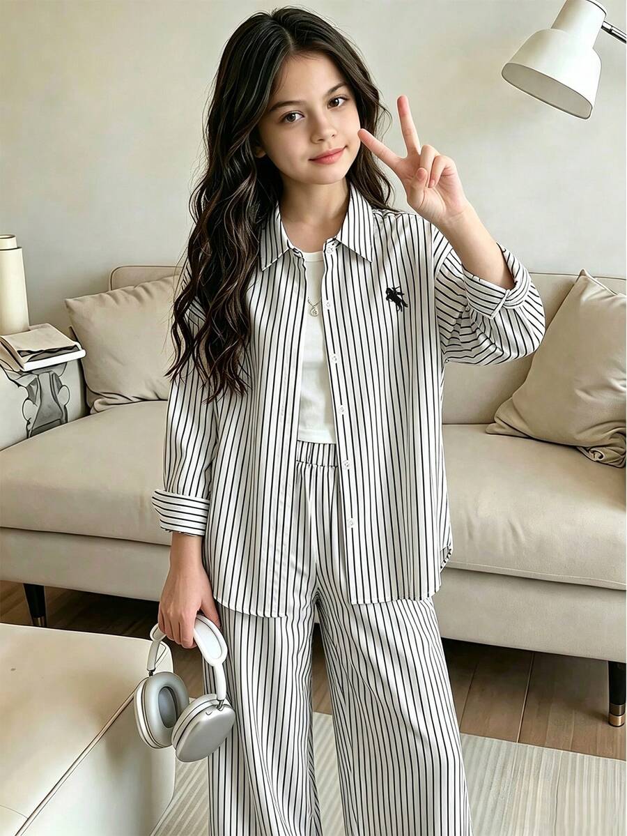SHEIN 青少年女孩黑白條紋襯衫套裝,寬鬆休閒慵懶風,翻領領口,馬術印花圖案,鬆緊腰寬腿直筒褲,2件套,適合日常休閒、通勤、優雅時尚、度假、旅行穿搭 - 黑與白 - 查看 1