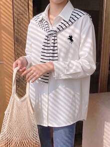 1件少女韓系學院風黑白條紋翻領長袖襯衫，附可拆式黑色條紋披肩，小馬印花，寬鬆版型，學院風 - 白色 - 查看 7