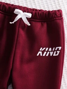 SHEIN Playful Pals 2件組 幼兒男童運動衫慢跑褲套裝 英倫風 酒紅灰色字母印花拼色 長袖小立領 學校戶外秋季保暖 大哥哥款 - 彩色 - 查看 5