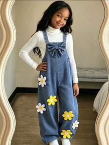 SHEIN Elladie kids 女童新款休閒時尚牛仔吊帶褲，復古中藍色黃白花卉拼接，大蝴蝶結，寬鬆直筒版型，柔軟舒適面料 - 藍色 - 查看 4