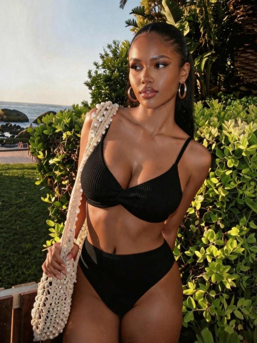 SHEIN Swim 女款黑色細肩帶上衣與短褲泳裝套裝,適合陽光海灘 - 黑色 - 查看 1