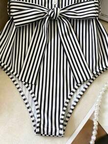 SHEIN Franclia 女士优雅法式针织条纹 Polo 领连体衣，纽扣系带设计，适合夏季海滩、度假和休闲穿着。 - 藏蓝色 - 查看 3