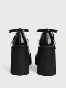 Sugerpunk 女款時尚斜跟厚底圓頭鞋，龐克哥德風深色厚底，鉚釘扣帶設計，百搭時尚 - 鬃黑 - 查看 3