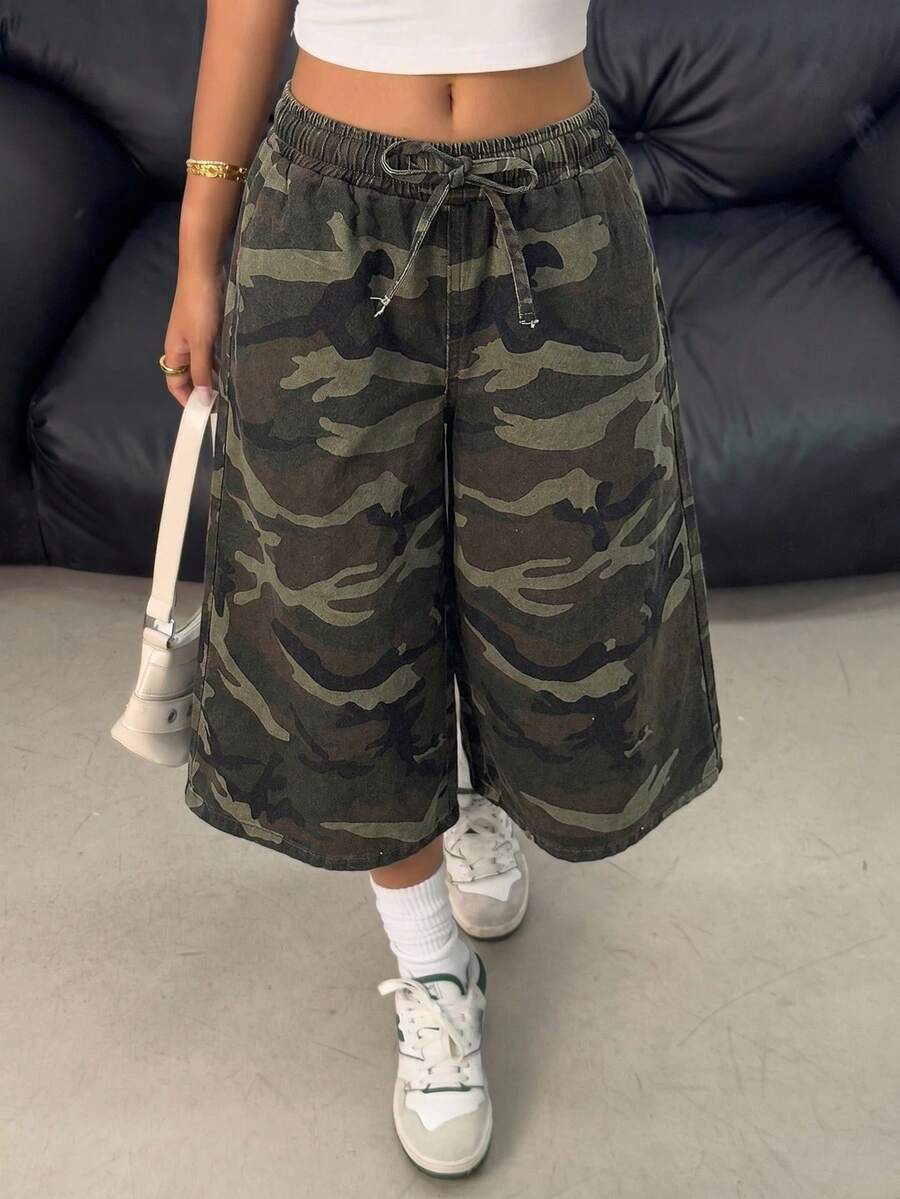 SHEIN 青少年女孩 Y2K 時尚淺色水洗寬鬆彈性抽繩腰牛仔寬腿短褲,波希米亞度假風,適合夏季音樂會、節慶、休閒、畢業季 - 軍綠色 - 查看 1