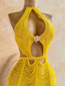 Soleia Vestido de Malha Plus Size Amarelo Manteiga com Borlas, Decote Halter e Costas Abertas, Sexy, para Praia, Férias, Encontro à Noite, Outono - Amarelo - Visão 4