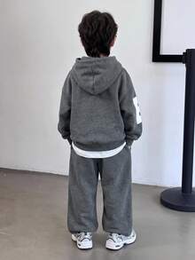 SHEIN Little Byeori 2件組兒童小男孩休閒街頭風韓式雪花與大字母印花連帽長袖衛衣與純色鬆緊腰運動長褲套裝，適合返校、生日、嬰兒派對、節日派對、秋冬季節 - 灰色 - 查看 2