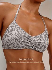 GLOWMODE FeatherFit™ Bra Olahraga Tanpa Lengan dengan Leher Halter yang Dapat Disesuaikan dan Bagian Depan Berkerut, Dilengkapi dengan Bantalan Anti-Selip yang Dapat Dilepas, Cocok untuk Yoga, Studio, Pilates, dan Pemakaian Sehari-hari - Light Grey - View 3
