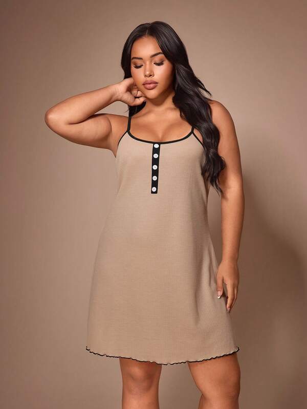 Lazeform Casual Waffle Knit Button Decor Contrast Trim Spaghetti Strap Plus Size Nightgown