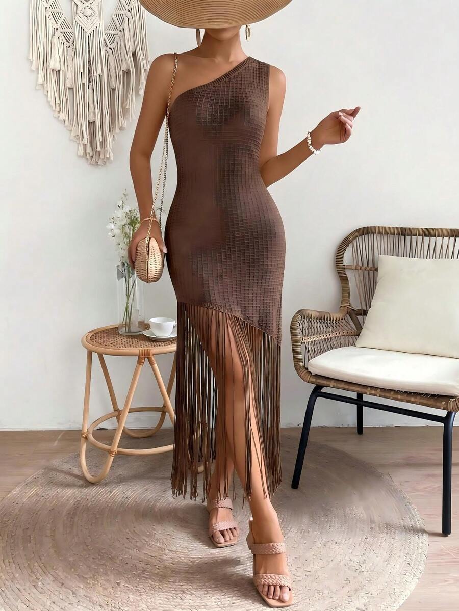 SHEIN Holidaya Gaun Maxi Rajut Panjang Tanpa Lengan dengan Bahu Asimetris dan Rumbai untuk Liburan Wanita - Coklat - View 1