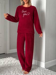 SHEIN طقم ملابس منزلية ناعم مطرز بعبارة "أحبك" - عنابي اللون - مشاهدة 5